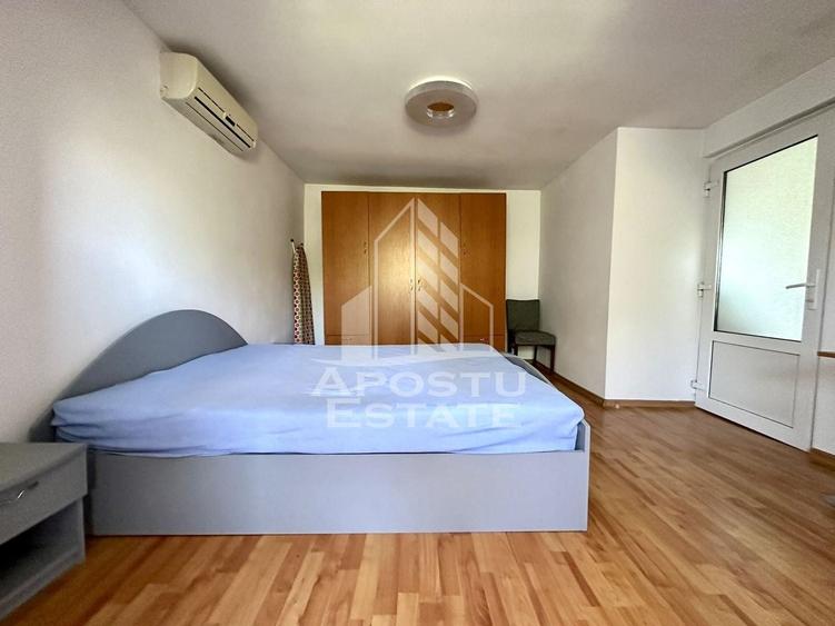 Apartament cu 3 camere nedecomandat în Girocului