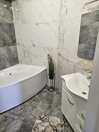 Apartament cu 2 camere decomandat în Noua
