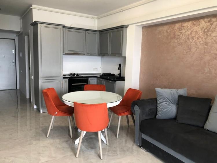 Apartament cu 2 camere, mobilat în Central