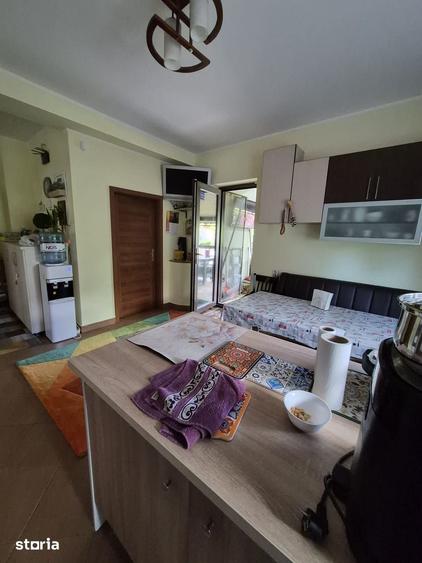 Casă cu 5 camere cu Teren 700 Mp în Malu Mare
