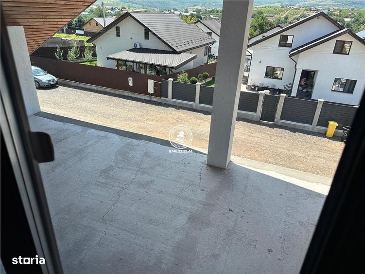 Casă cu 3 camere în Tomești