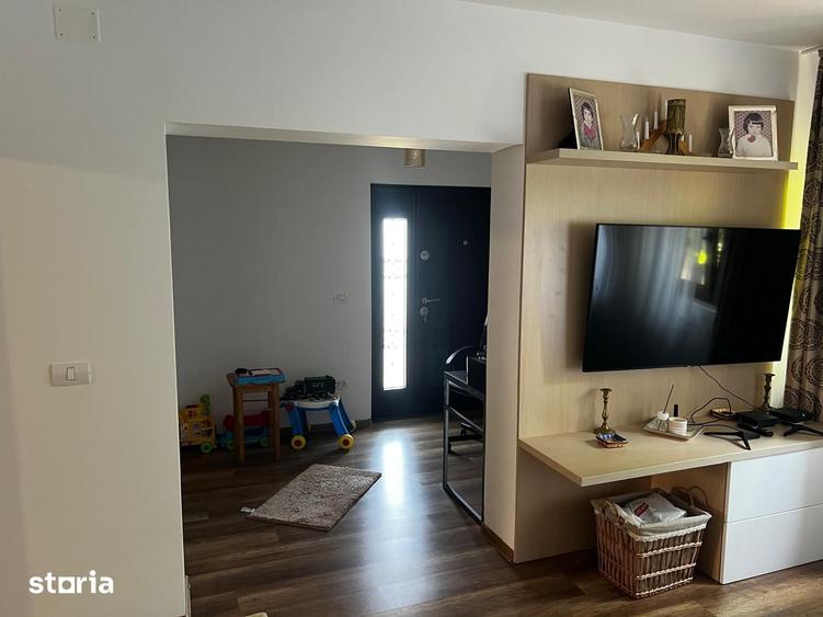 Casă cu 3 camere cu Teren 575 Mp în Aninoasa