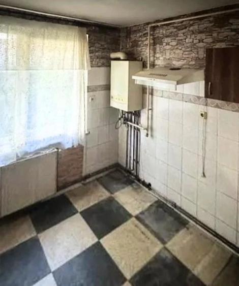 Apartament cu 3 camere semidecomandat în Tractorul