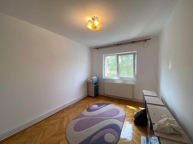 Apartament cu 3 camere decomandat în Mărăști