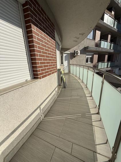 Apartament cu 3 camere decomandat în Lotus