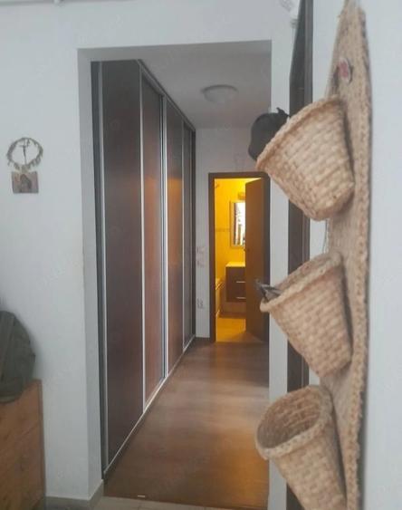 Apartament cu 3 camere decomandat în Exterior Vest