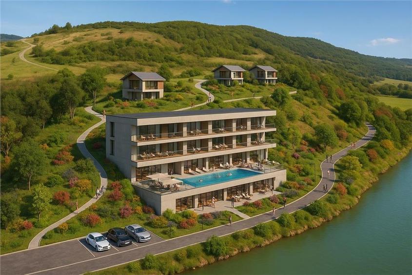 Teren Construcții extravilan de 18100 mp, în Colun