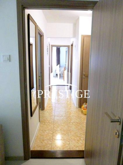 Apartament cu 3 camere decomandat, mobilat în Vasile Aaron