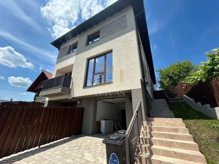Casă individuală cu 4 camere cu Canalizare în Dâmbul Rotund