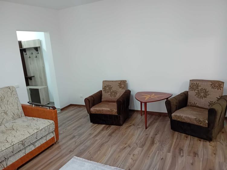 Apartament cu 2 camere semidecomandat în Obcini