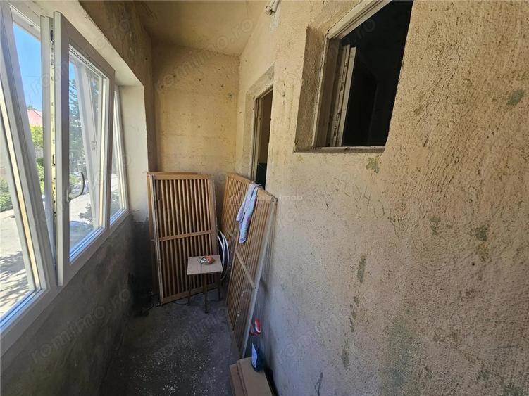 Garsonieră decomandată, mobilată în Micro IV