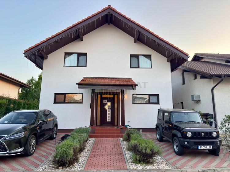 Casă individuală cu 3 camere cu Canalizare în Ostratu