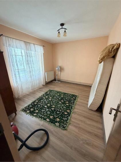 Apartament cu 3 camere semidecomandat în Nicolae Titulescu