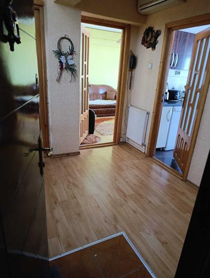 Inchiriez apartament 2 camere, decomandat, cartier Zamca ( in spatele Colegiului Mihai Eminescu ). - 7