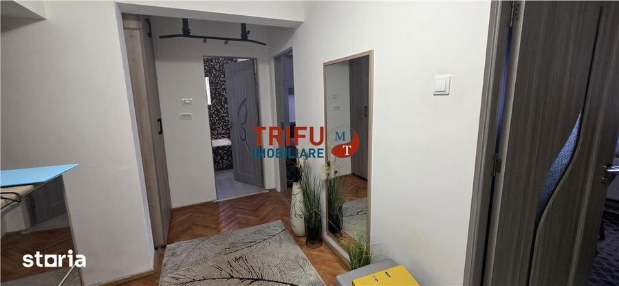 Apartament cu 3 camere decomandat în Cetate
