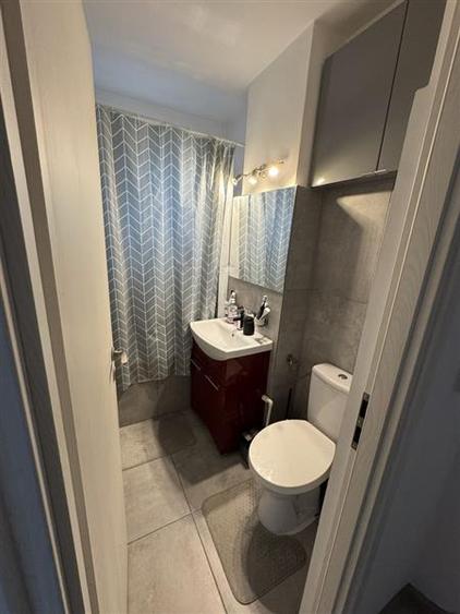 Apartament cu 2 camere semidecomandat, mobilat în Vlahuță