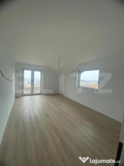 Casă cu 5 camere cu Teren 963 Mp în Bosanci
