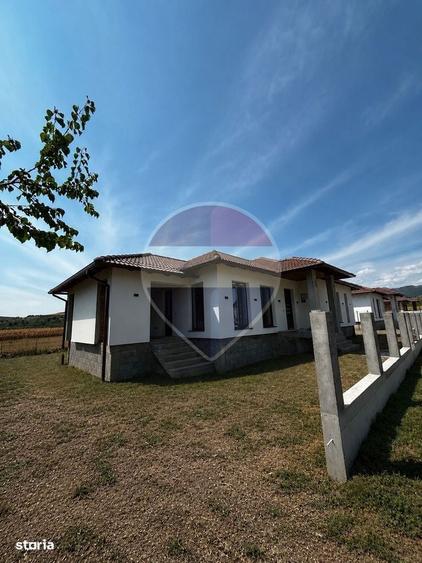 Casă cu 4 camere în Șard