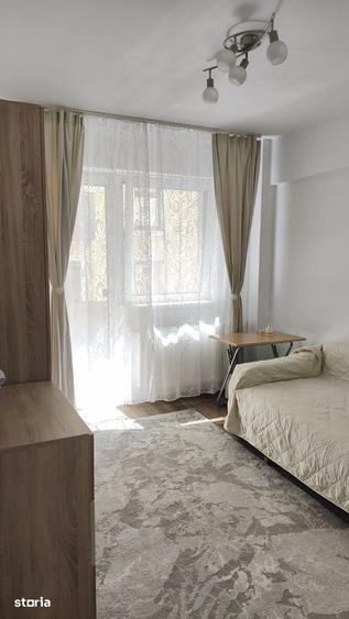 Garsonieră decomandată în Podu Roș