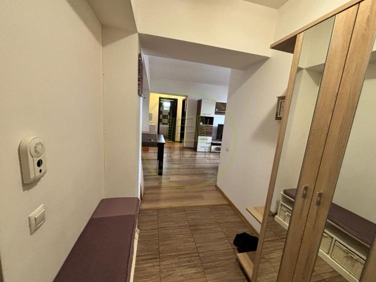 Apartament cu 2 camere semidecomandat, mobilat în Craiovița Nouă