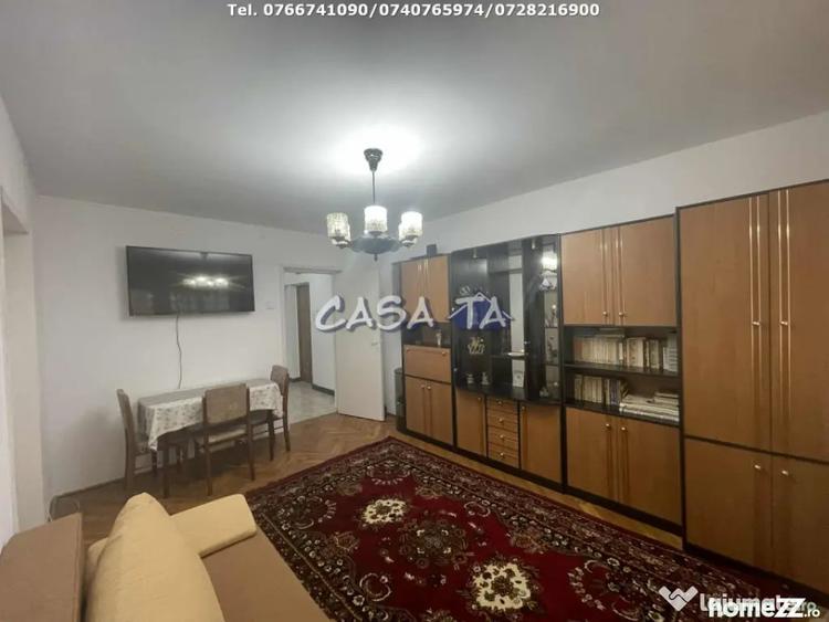 Apartament cu 4 camere decomandat în Central