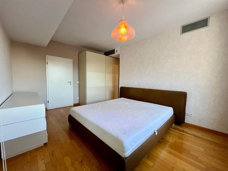 Apartament cu 3 camere semidecomandat, mobilat în P-ța Dorobanți