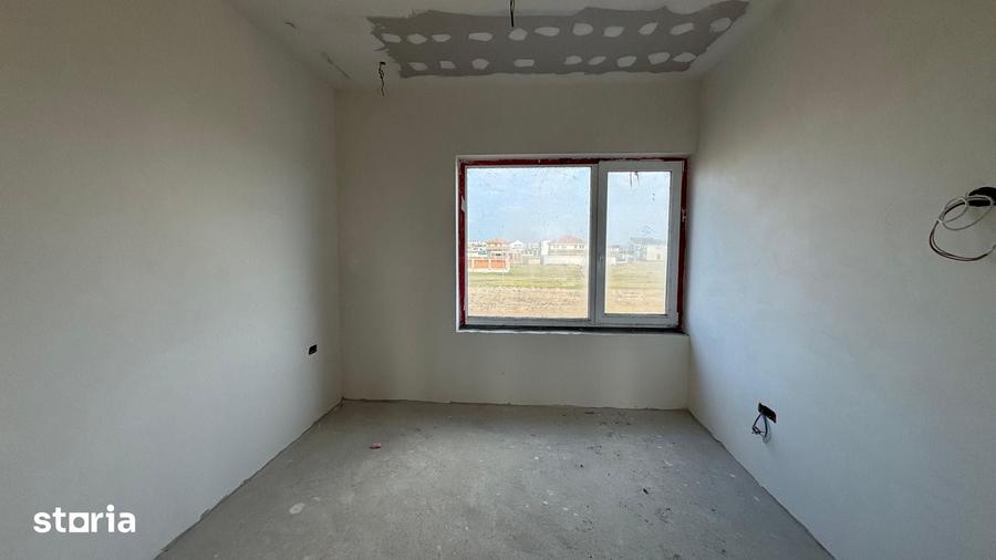 Apartament cu 3 camere decomandat în Torontalului