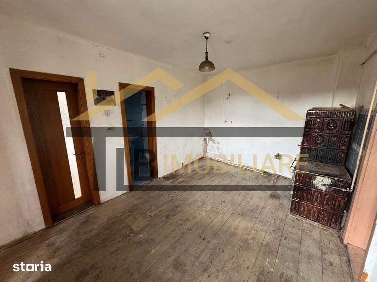 Casă cu 2 camere cu Teren 1192 Mp în Criș