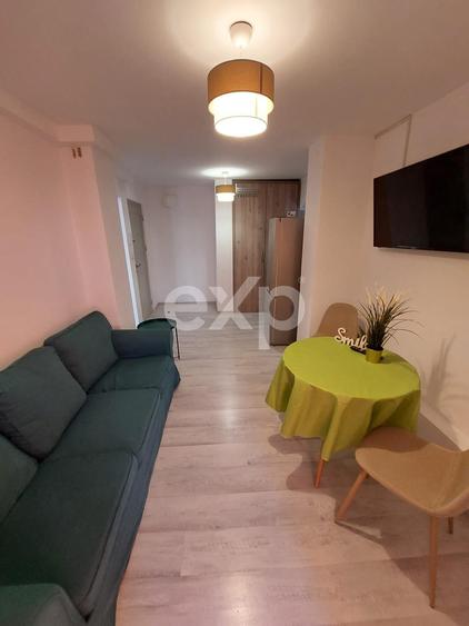 Apartament cu 2 camere decomandat, mobilat în Central
