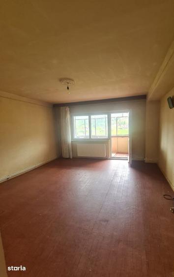 Apartament cu 2 camere semidecomandat în Dârste
