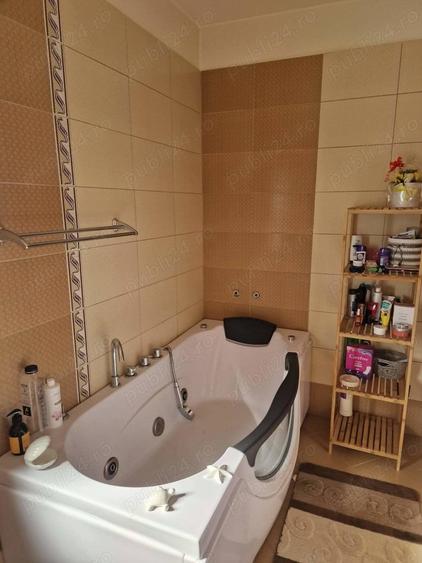 Casă cu 6 camere în Florești