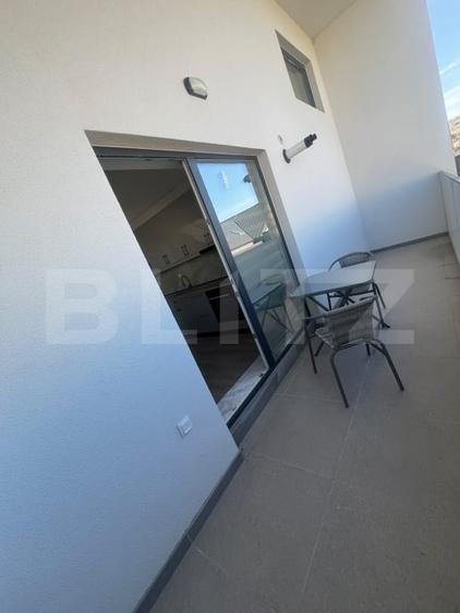 Apartament cu 2 camere semidecomandat, mobilat în Florești