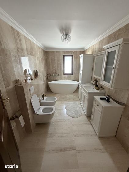 Casă cu 5 camere cu Teren 1040 Mp în Sânandrei
