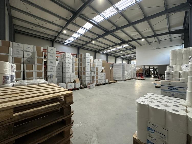 Spațiu industrial, de 560 mp, în Florești