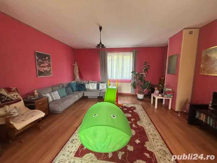 Casă cu 6 camere cu Teren 1100 Mp în Bucovina