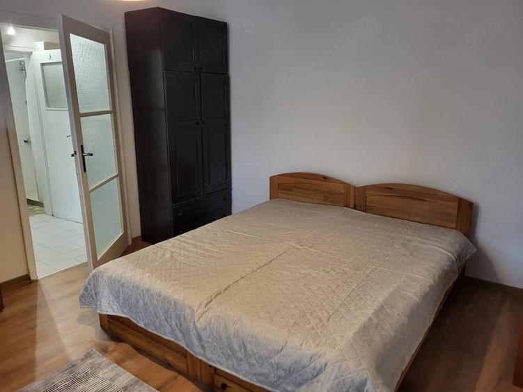 Garsonieră decomandată în Romană