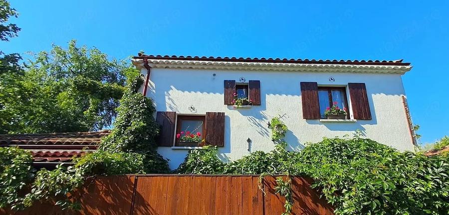 Vila Individuala, zona deosebita, centrala cu deschidere pe doua strazi 21.5 m respectiv 20 m l. - 4