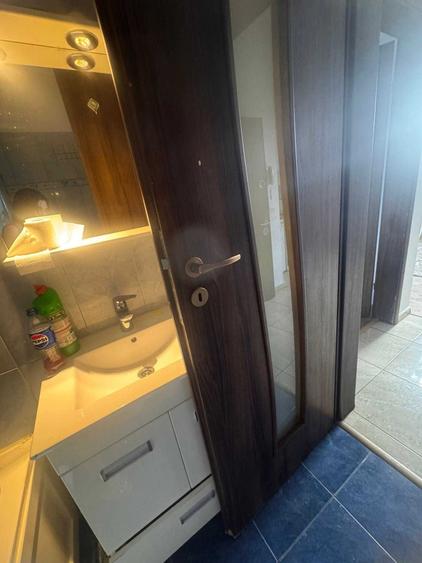 Apartament cu 2 camere semidecomandat în Roșu