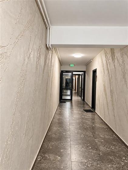 Apartament cu 2 camere decomandat, mobilat în Tractorul