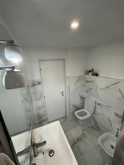 Apartament cu 3 camere decomandat în Obor