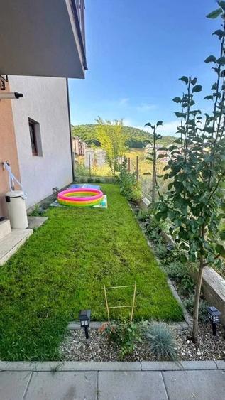 Apartament de vanzare 2 camere 51mp gradina 40 mp zona : Sub cetate Poligon - 7