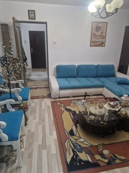 Apartament cu 2 camere semidecomandat în Micro 3