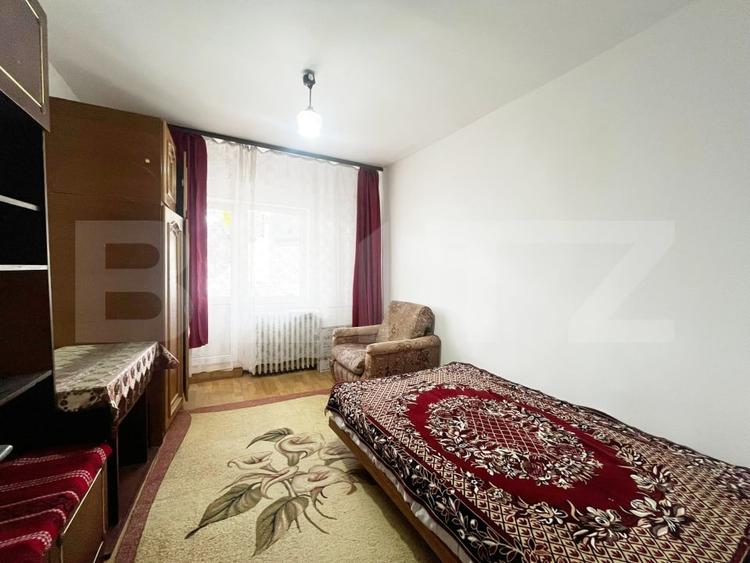 Apartament cu 5 camere decomandat, mobilat în Canta