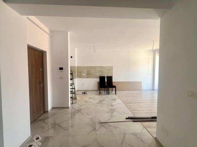 Apartament cu 3 camere decomandat în Giroc