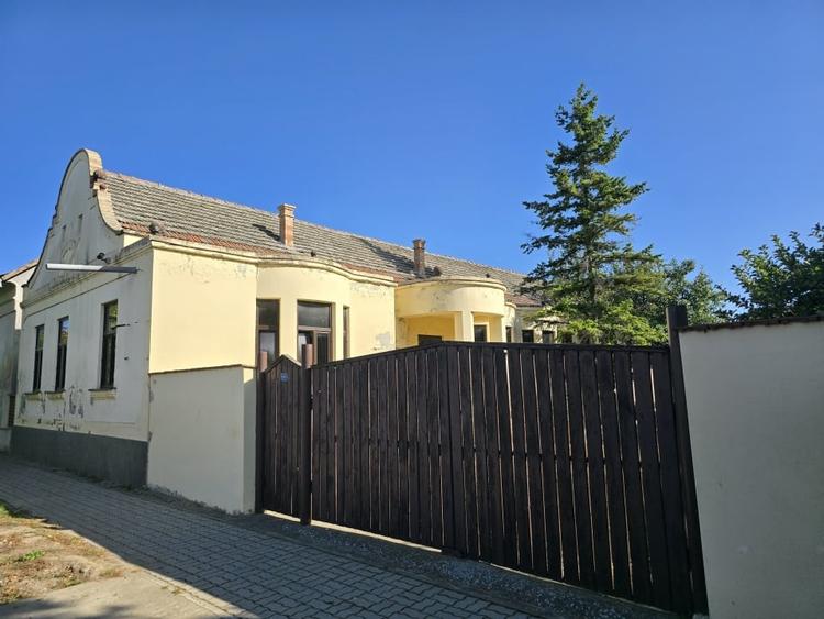 Casă individuală cu 3 camere cu Canalizare în Cenad