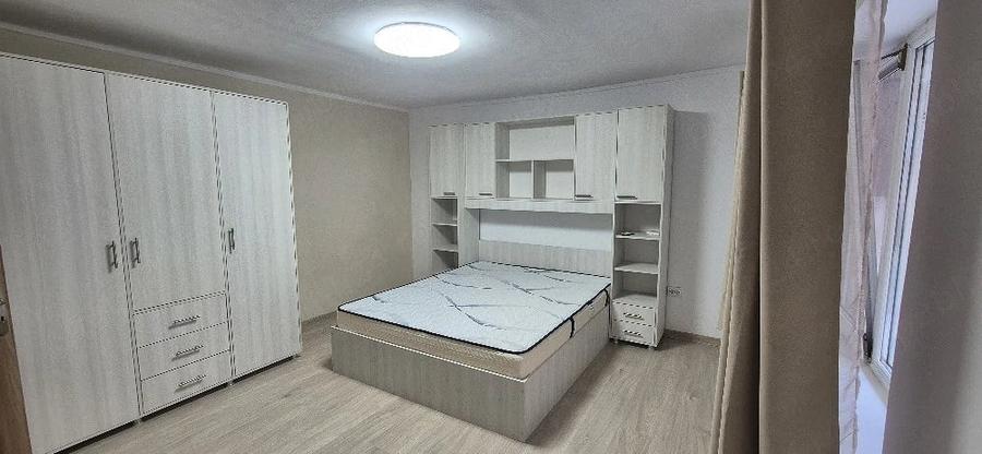 Garsonieră decomandată în Central