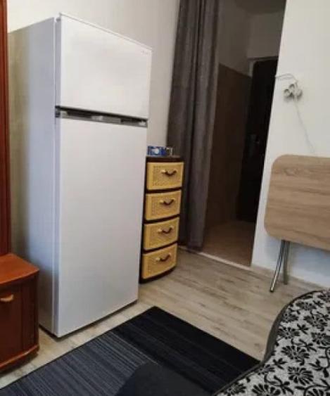 Garsonieră semidecomandată în Craiovița Nouă