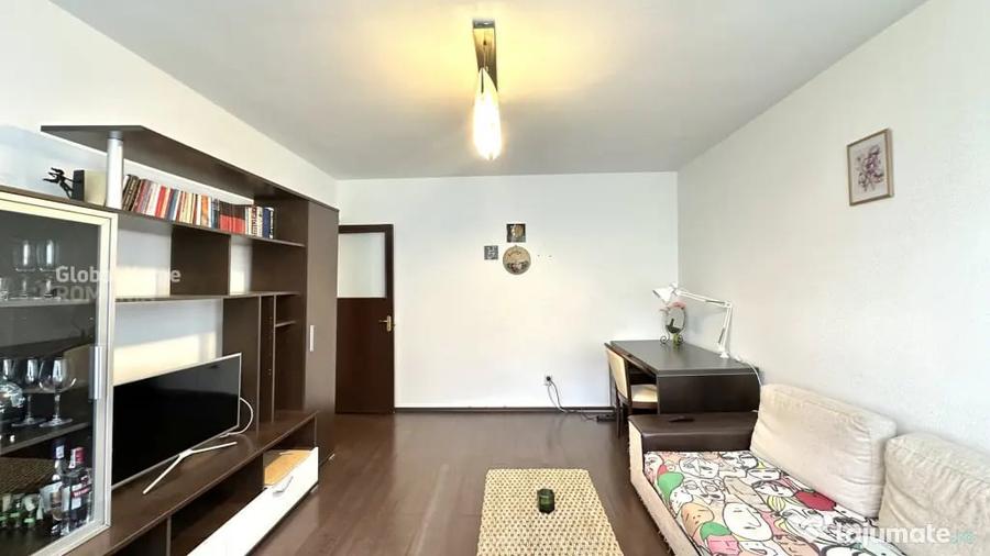 Apartament cu 2 camere decomandat în Calea Victoriei