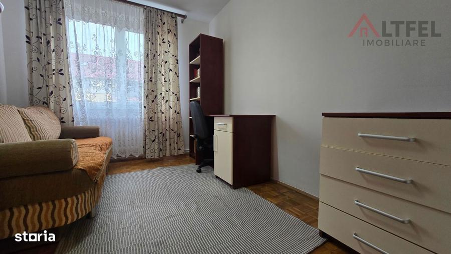 Apartament cu 4 camere decomandat, mobilat în Central