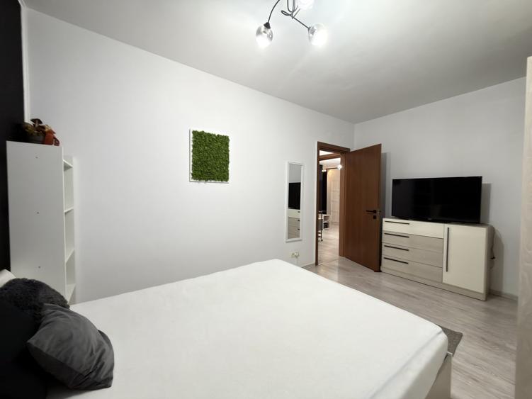 Apartament cu 2 camere semidecomandat, mobilat în Torontalului